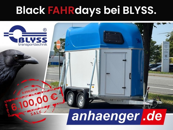 <strong>BLACK MONTH Derby M</strong> Pferdeanhänger mit blauer Haube